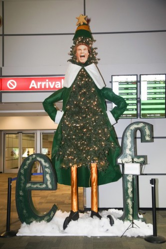 Christmas Tree at the Fresno Yosemite International Airport 3