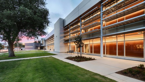 Phillip J. Patiño School of Entrepreneurship, Courtyard View