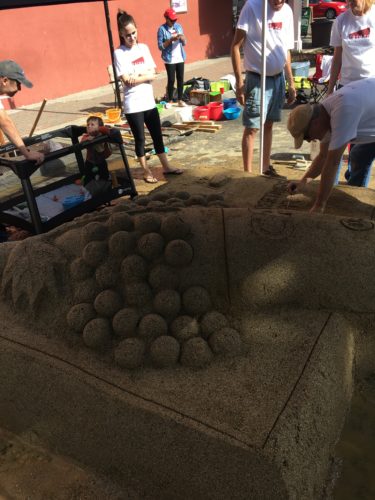 sandcastle-working-3
